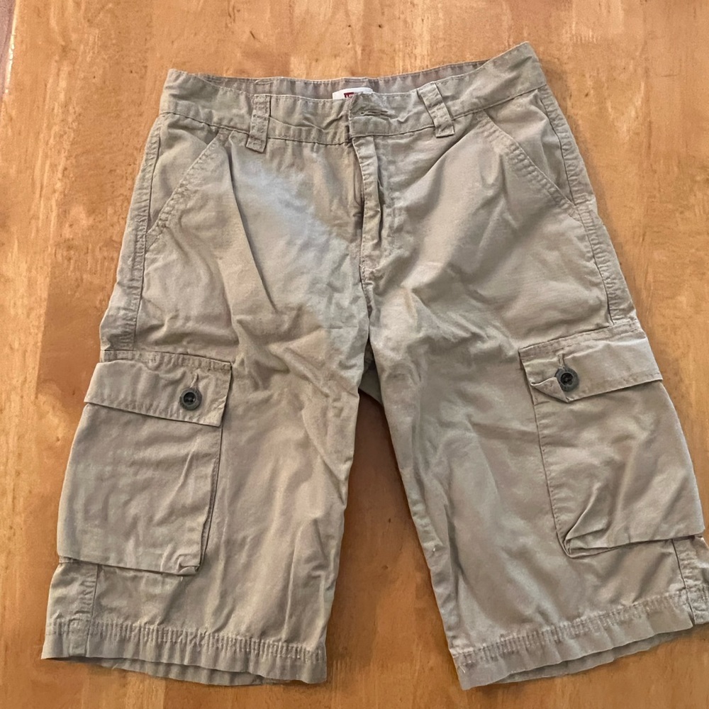 Levi’s Khaki Cargo Shorts Size 14 Reg